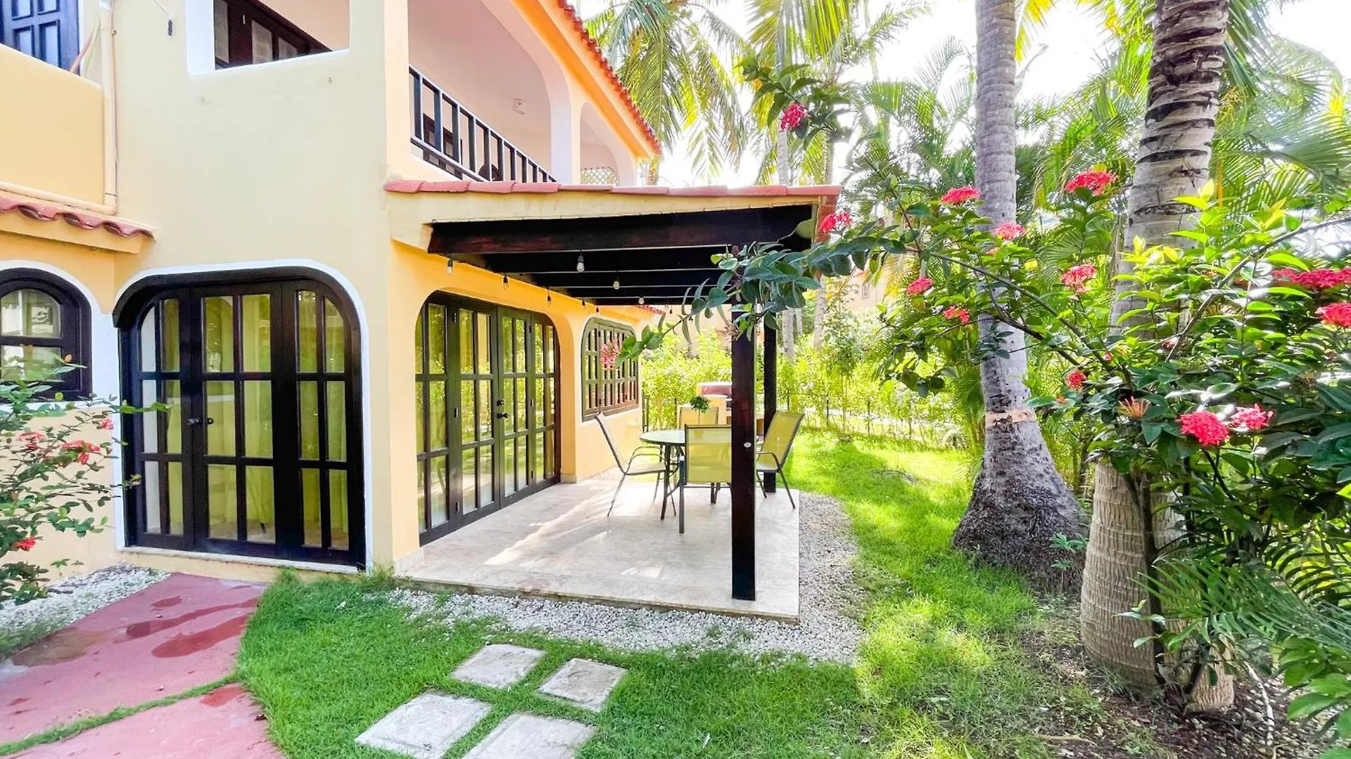 Caribbean Mojito Beach Hotel Wifi Villas And Apartments Long Term Los Corales Beach Club & Spa Punta Cana